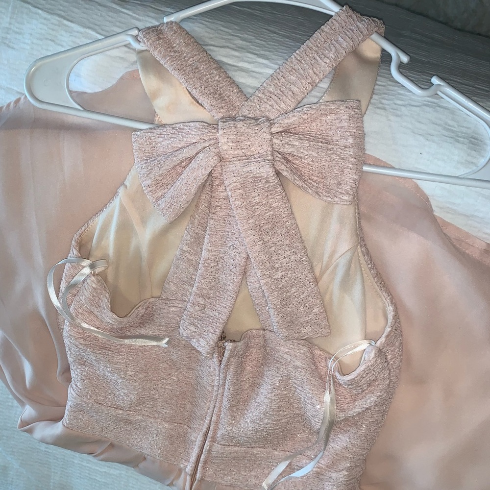 Cross back bow, blush mini dress ✨